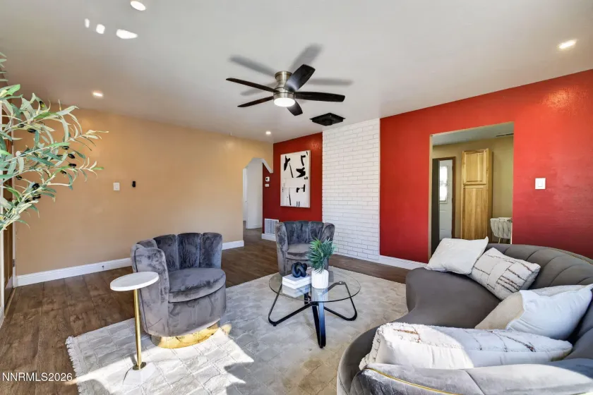 308 L, Sparks, Nevada 89431, 3 Bedrooms Bedrooms, ,2 BathroomsBathrooms,Residential,Residential,L,0,260010103
