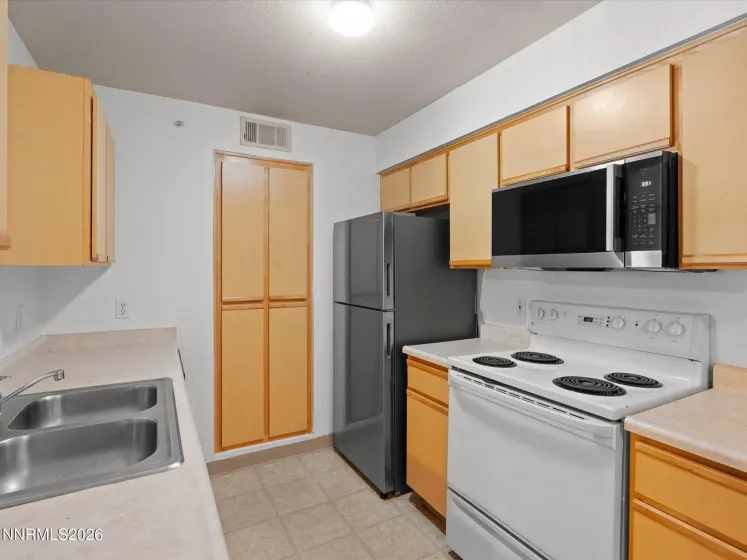 6850 Sharlands, Reno, Nevada 89523, 3 Bedrooms Bedrooms, ,2 BathroomsBathrooms,Residential,Residential,Sharlands,0,260010107