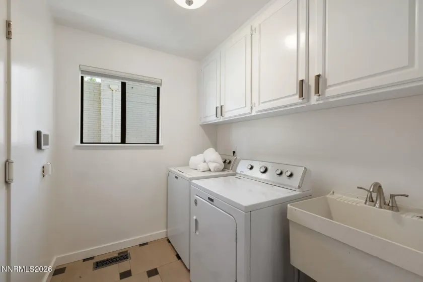 4881 Lakeridge, Reno, Nevada 89509, 3 Bedrooms Bedrooms, ,2 BathroomsBathrooms,Residential,Residential,Lakeridge,0,260010106