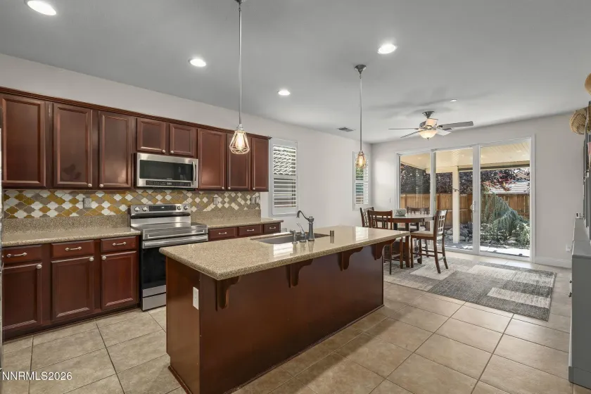 5379 Desertstone, Sparks, Nevada 89436, 4 Bedrooms Bedrooms, ,3 BathroomsBathrooms,Residential,Residential,Desertstone,0,260010121