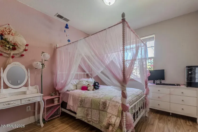 7806 Fire Opal, Reno, Nevada 89506, 4 Bedrooms Bedrooms, ,3 BathroomsBathrooms,Residential,Residential,Fire Opal,0,260010126