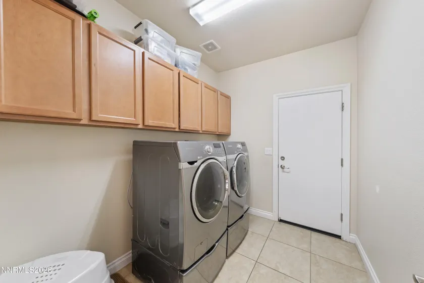 18212 Polar Bear, Reno, Nevada 89508, 4 Bedrooms Bedrooms, ,3 BathroomsBathrooms,Residential,Residential,Polar Bear,0,260010127