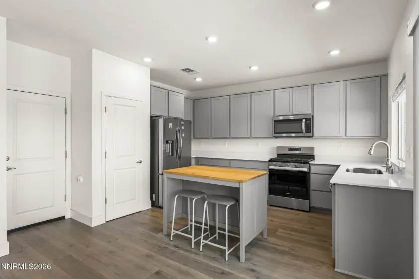 1330 Alpine, Reno, Nevada 89503, 3 Bedrooms Bedrooms, ,3 BathroomsBathrooms,Residential,Residential,Alpine,0,260010134