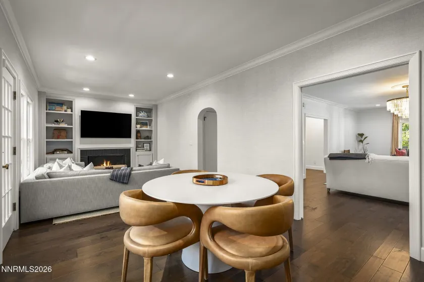 931 La Rue, Reno, Nevada 89509, 4 Bedrooms Bedrooms, ,5 BathroomsBathrooms,Residential,Residential,La Rue,0,260010170