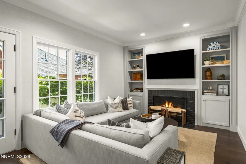 931 La Rue, Reno, Nevada 89509, 4 Bedrooms Bedrooms, ,5 BathroomsBathrooms,Residential,Residential,La Rue,0,260010170