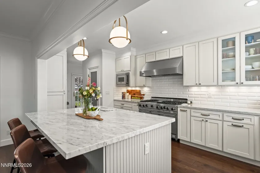 931 La Rue, Reno, Nevada 89509, 4 Bedrooms Bedrooms, ,5 BathroomsBathrooms,Residential,Residential,La Rue,0,260010170