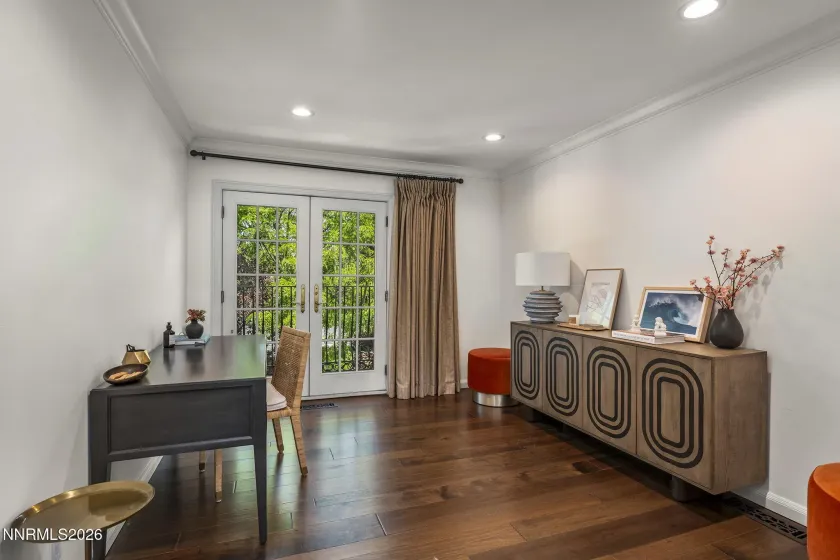 931 La Rue, Reno, Nevada 89509, 4 Bedrooms Bedrooms, ,5 BathroomsBathrooms,Residential,Residential,La Rue,0,260010170