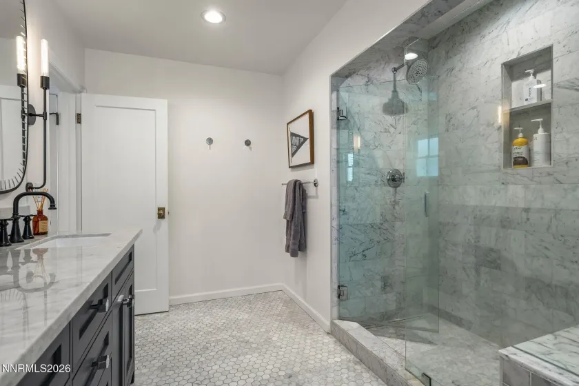 931 La Rue, Reno, Nevada 89509, 4 Bedrooms Bedrooms, ,5 BathroomsBathrooms,Residential,Residential,La Rue,0,260010170