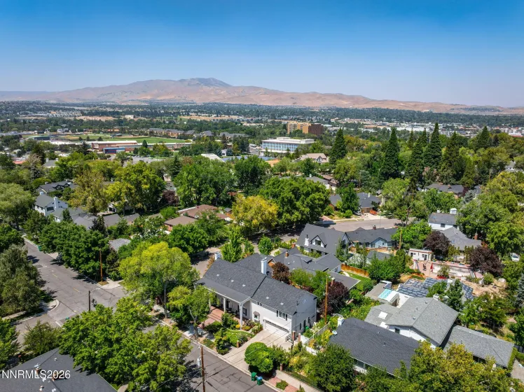 931 La Rue, Reno, Nevada 89509, 4 Bedrooms Bedrooms, ,5 BathroomsBathrooms,Residential,Residential,La Rue,0,260010170