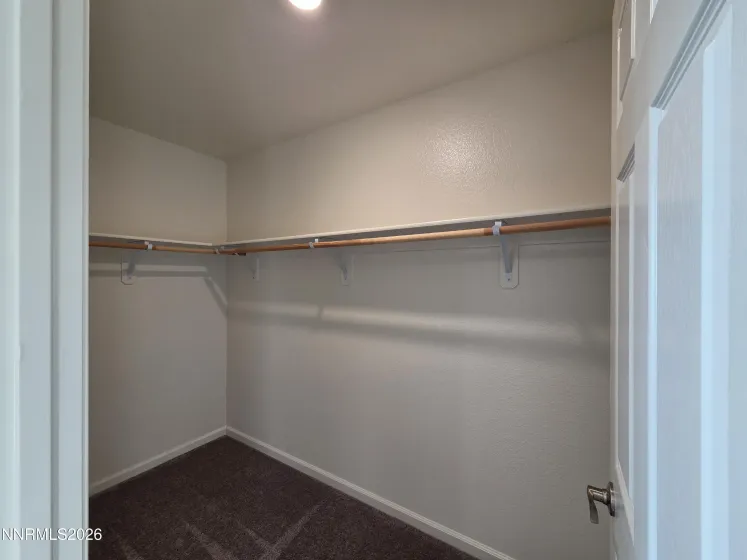 bed 2 & 3 wi closet