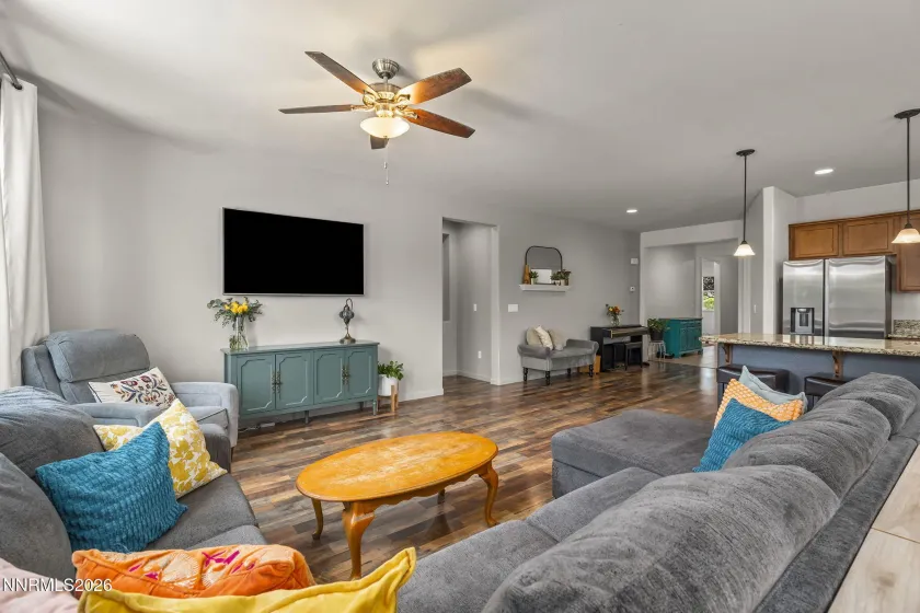 6772 Centaurus, Sparks, Nevada 89436, 3 Bedrooms Bedrooms, ,2 BathroomsBathrooms,Residential,Residential,Centaurus,0,260010191