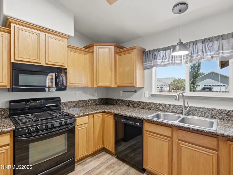 1001 Lehman, Fernley, Nevada 89408, 4 Bedrooms Bedrooms, ,2 BathroomsBathrooms,Residential,Residential,Lehman,0,260010192