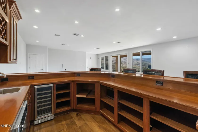 1180 Paddock, Reno, Nevada 89521, 5 Bedrooms Bedrooms, ,6 BathroomsBathrooms,Residential,Residential,Paddock,0,260010196