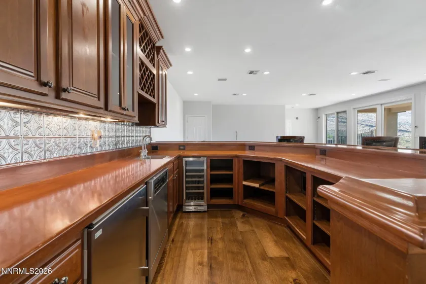 1180 Paddock, Reno, Nevada 89521, 5 Bedrooms Bedrooms, ,6 BathroomsBathrooms,Residential,Residential,Paddock,0,260010196