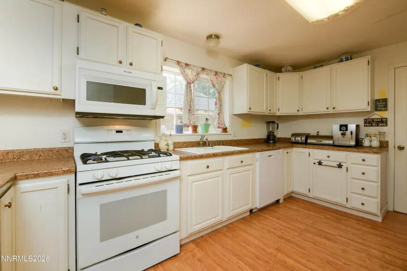 33 West, Yerington, Nevada 89447, 2 Bedrooms Bedrooms, ,2 BathroomsBathrooms,Residential,Residential,West,0,260010198