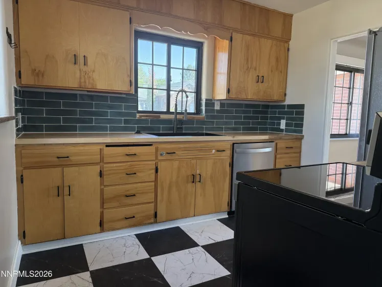 305 4th, Winnemucca, Nevada 89445, 3 Bedrooms Bedrooms, ,2 BathroomsBathrooms,Residential,Residential,4th,0,260010206