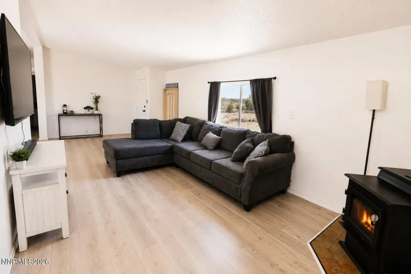 194 Julie, Dayton, Nevada 89403, 3 Bedrooms Bedrooms, ,2 BathroomsBathrooms,Residential,Residential,Julie,0,260010221