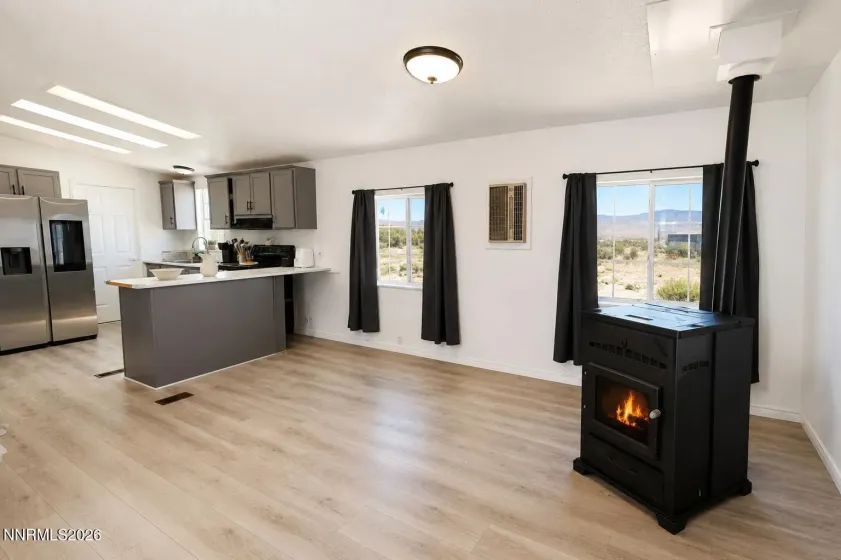 194 Julie, Dayton, Nevada 89403, 3 Bedrooms Bedrooms, ,2 BathroomsBathrooms,Residential,Residential,Julie,0,260010221