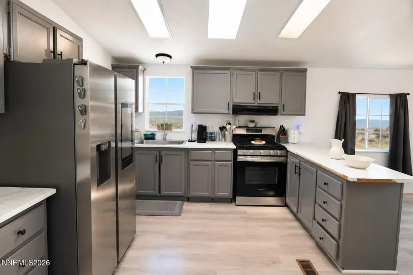 194 Julie, Dayton, Nevada 89403, 3 Bedrooms Bedrooms, ,2 BathroomsBathrooms,Residential,Residential,Julie,0,260010221