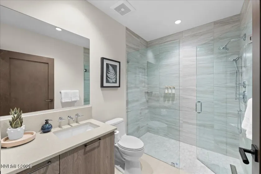 33 Beach Club, Stateline, Nevada 89449, 3 Bedrooms Bedrooms, ,2 BathroomsBathrooms,Residential,Residential,Beach Club,0,260010231