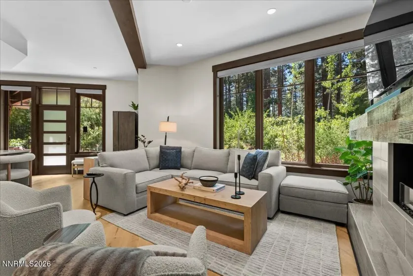 33 Beach Club, Stateline, Nevada 89449, 3 Bedrooms Bedrooms, ,2 BathroomsBathrooms,Residential,Residential,Beach Club,0,260010231