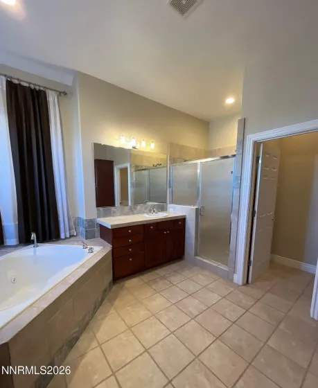 2810 Halo, Sparks, Nevada 89436, 5 Bedrooms Bedrooms, ,4 BathroomsBathrooms,Residential Lease,Manufactured,Halo,0,260010236