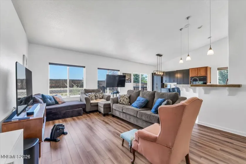 21009 Nine Mile, Reno, Nevada 89508, 4 Bedrooms Bedrooms, ,2 BathroomsBathrooms,Residential,Residential,Nine Mile,0,260010245
