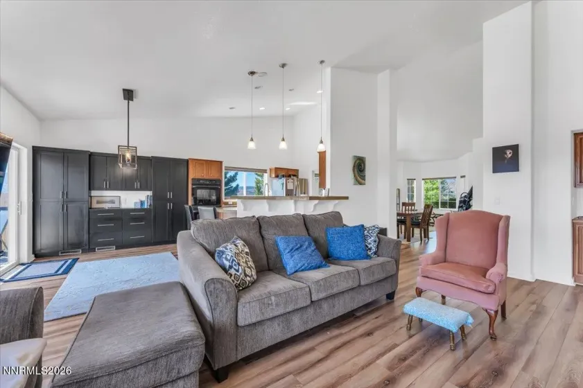 21009 Nine Mile, Reno, Nevada 89508, 4 Bedrooms Bedrooms, ,2 BathroomsBathrooms,Residential,Residential,Nine Mile,0,260010245