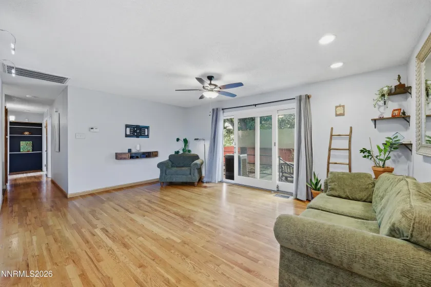 1215 Colusa, Reno, Nevada 89503, 3 Bedrooms Bedrooms, ,2 BathroomsBathrooms,Residential,Residential,Colusa,0,260010250