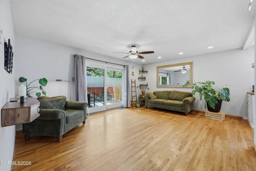1215 Colusa, Reno, Nevada 89503, 3 Bedrooms Bedrooms, ,2 BathroomsBathrooms,Residential,Residential,Colusa,0,260010250