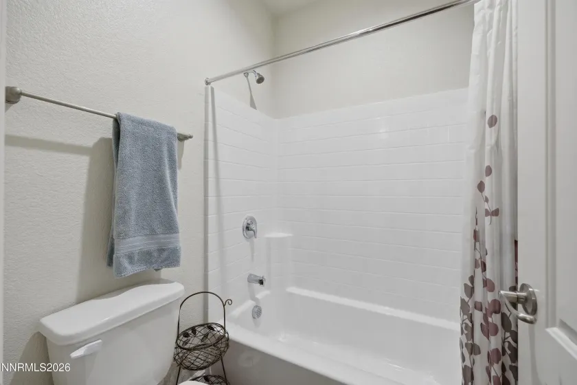 192 Walnut, Fernley, Nevada 89408, 4 Bedrooms Bedrooms, ,3 BathroomsBathrooms,Residential,Residential,Walnut,0,260010256
