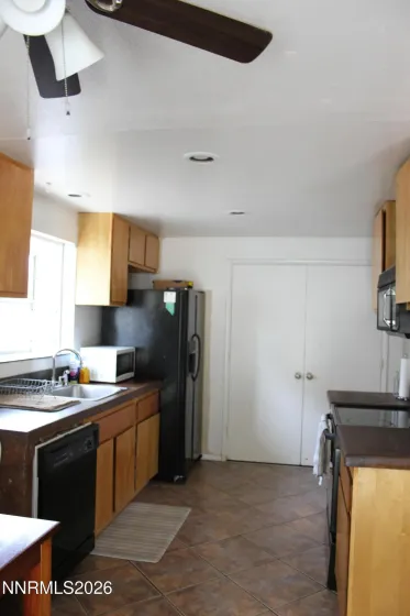 3053 Lida, Sparks, Nevada 89434, 3 Bedrooms Bedrooms, ,2 BathroomsBathrooms,Residential,Residential,Lida,0,260010294
