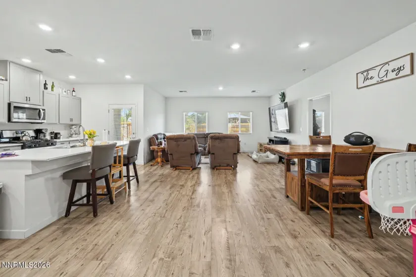 1040 Conifer, Fallon, Nevada 89406, 3 Bedrooms Bedrooms, ,2 BathroomsBathrooms,Residential,Residential,Conifer,0,260010304