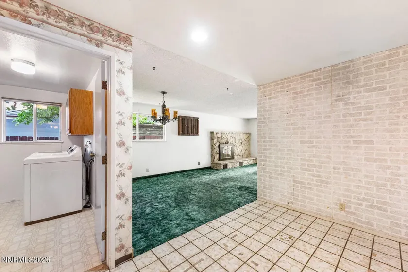 2880 Caballo, Reno, Nevada 89502, 3 Bedrooms Bedrooms, ,2 BathroomsBathrooms,Residential,Residential,Caballo,0,260010307