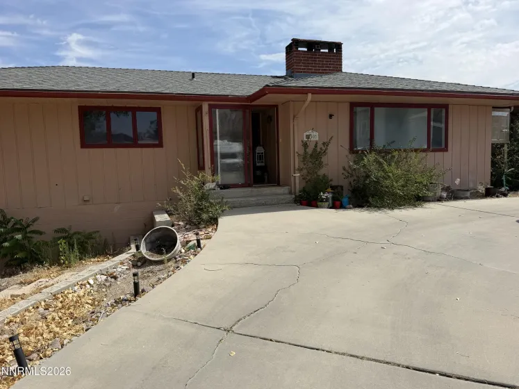 330 Ellis, Tonopah, Nevada 89049, 6 Bedrooms Bedrooms, ,3 BathroomsBathrooms,Residential,Residential,Ellis,0,260010310
