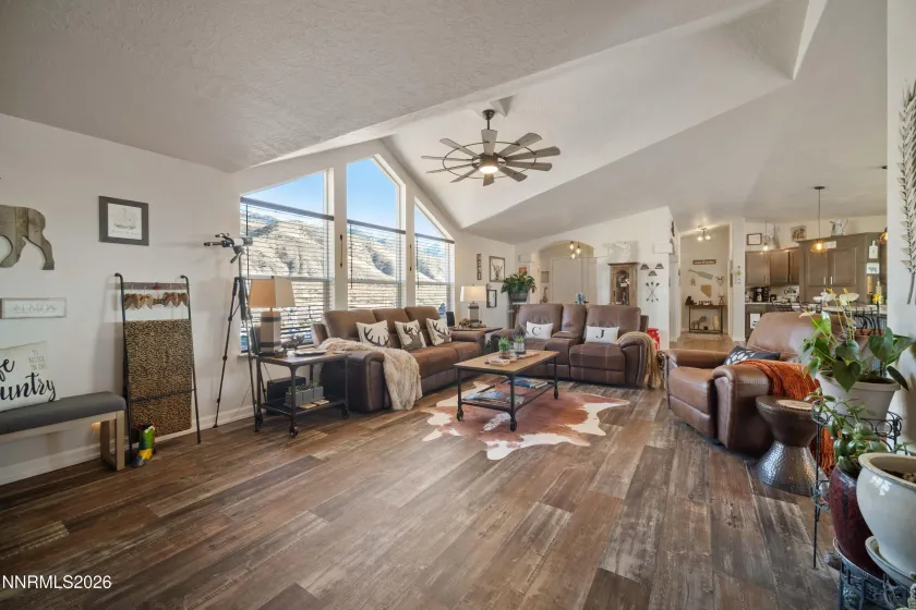 12710 Carson, Lovelock, Nevada 89419, 3 Bedrooms Bedrooms, ,2 BathroomsBathrooms,Residential,Residential,Carson,0,260010301