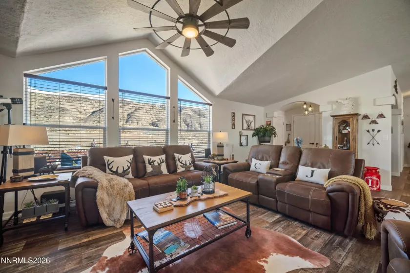 12710 Carson, Lovelock, Nevada 89419, 3 Bedrooms Bedrooms, ,2 BathroomsBathrooms,Residential,Residential,Carson,0,260010301
