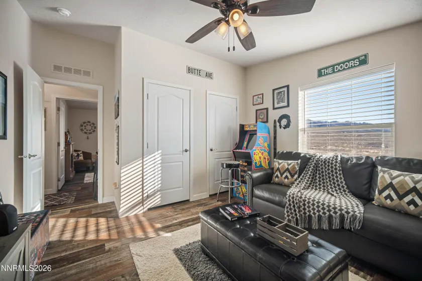 12710 Carson, Lovelock, Nevada 89419, 3 Bedrooms Bedrooms, ,2 BathroomsBathrooms,Residential,Residential,Carson,0,260010301