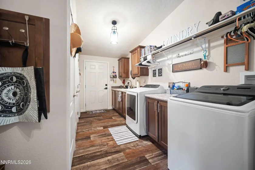 12710 Carson, Lovelock, Nevada 89419, 3 Bedrooms Bedrooms, ,2 BathroomsBathrooms,Residential,Residential,Carson,0,260010301