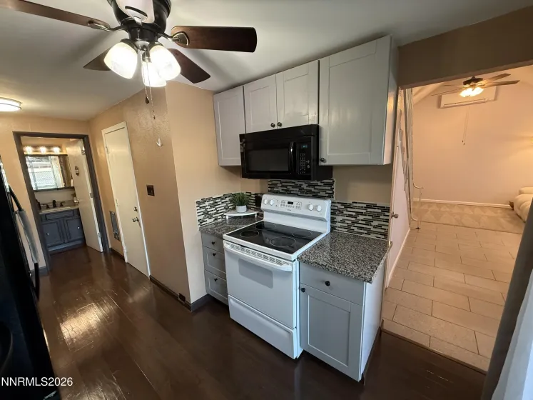 1607 London, Sparks, Nevada 89431, 3 Bedrooms Bedrooms, ,2 BathroomsBathrooms,Residential,Residential,London,0,260010318