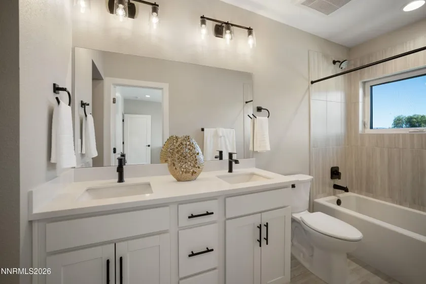 3818 Lakeside, Reno, Nevada 89509, 2 Bedrooms Bedrooms, ,3 BathroomsBathrooms,Residential,Residential,Lakeside,0,260010335
