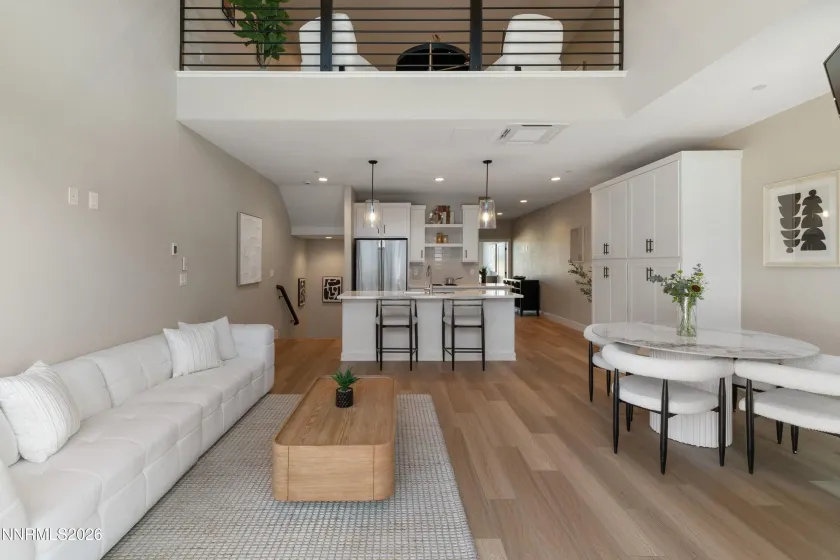 3812 Lakeside, Reno, Nevada 89509, 3 Bedrooms Bedrooms, ,4 BathroomsBathrooms,Residential,Residential,Lakeside,0,260010336