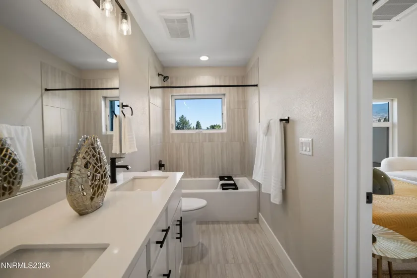 3812 Lakeside, Reno, Nevada 89509, 3 Bedrooms Bedrooms, ,4 BathroomsBathrooms,Residential,Residential,Lakeside,0,260010336