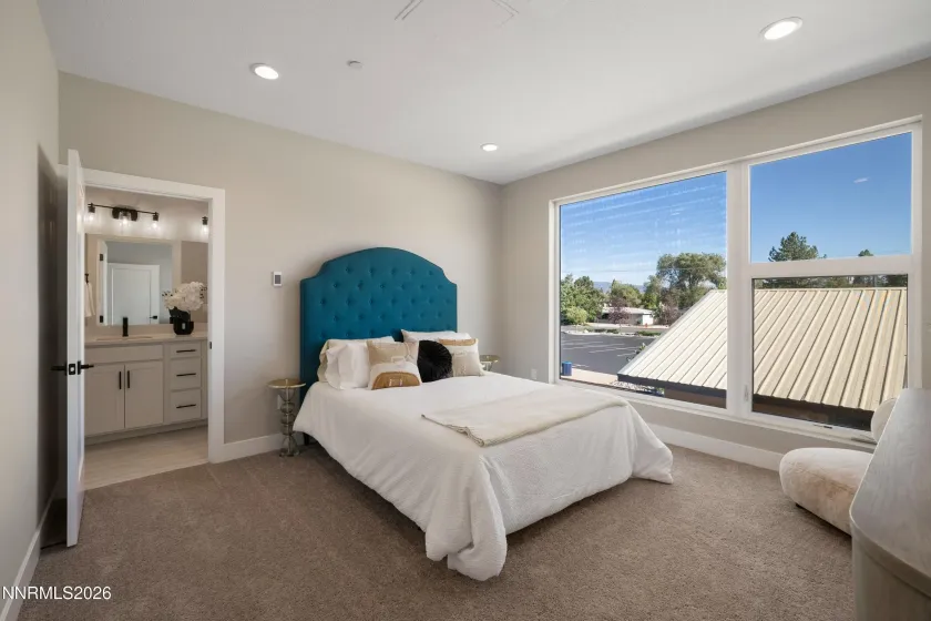 3826 Lakeside, Reno, Nevada 89509, 3 Bedrooms Bedrooms, ,4 BathroomsBathrooms,Residential,Residential,Lakeside,0,260010337