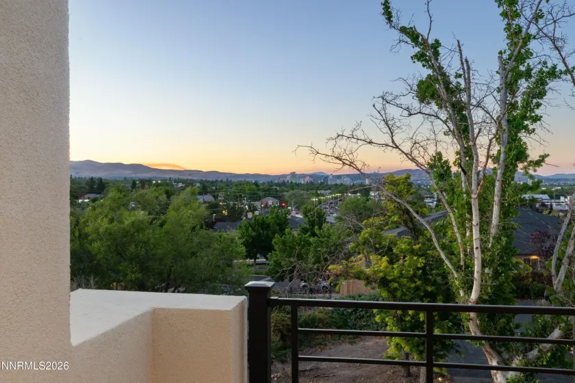 3826 Lakeside, Reno, Nevada 89509, 3 Bedrooms Bedrooms, ,4 BathroomsBathrooms,Residential,Residential,Lakeside,0,260010337