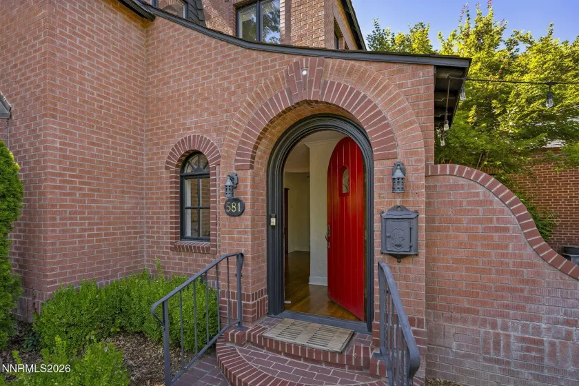 581 Ridge, Reno, Nevada 89501, 4 Bedrooms Bedrooms, ,3 BathroomsBathrooms,Residential,Residential,Ridge,0,260010340