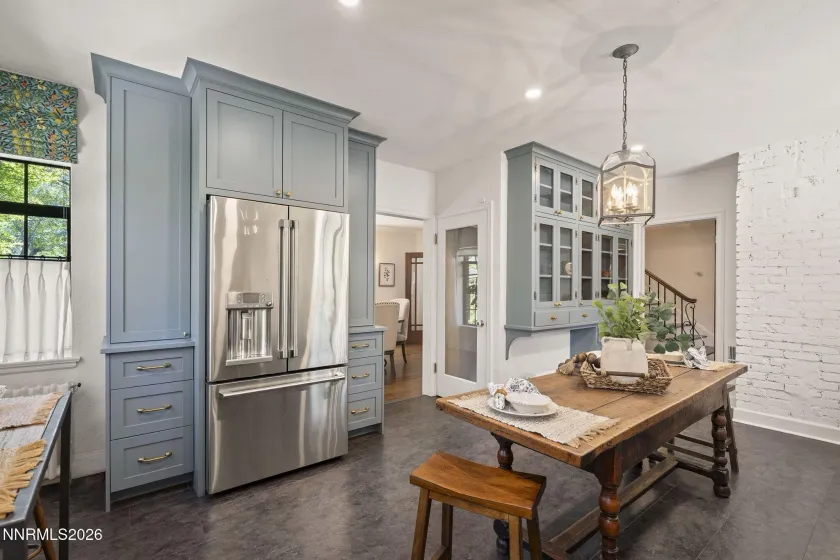 581 Ridge, Reno, Nevada 89501, 4 Bedrooms Bedrooms, ,3 BathroomsBathrooms,Residential,Residential,Ridge,0,260010340
