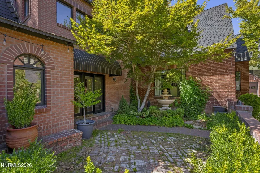 581 Ridge, Reno, Nevada 89501, 4 Bedrooms Bedrooms, ,3 BathroomsBathrooms,Residential,Residential,Ridge,0,260010340