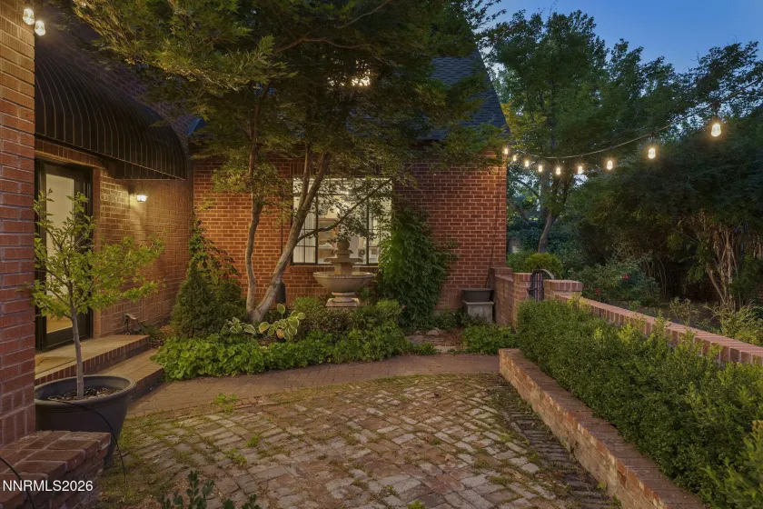 581 Ridge, Reno, Nevada 89501, 4 Bedrooms Bedrooms, ,3 BathroomsBathrooms,Residential,Residential,Ridge,0,260010340