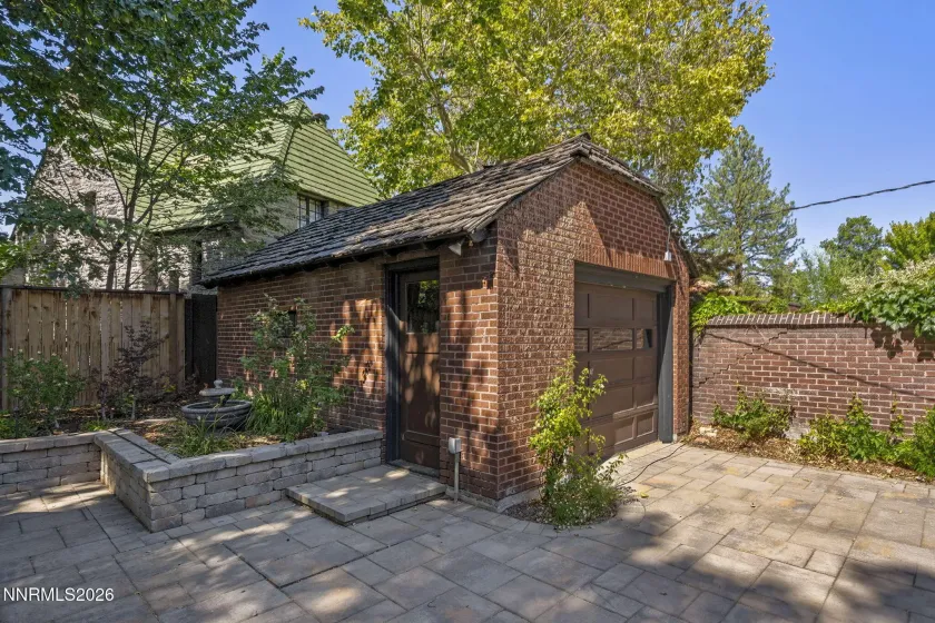 581 Ridge, Reno, Nevada 89501, 4 Bedrooms Bedrooms, ,3 BathroomsBathrooms,Residential,Residential,Ridge,0,260010340